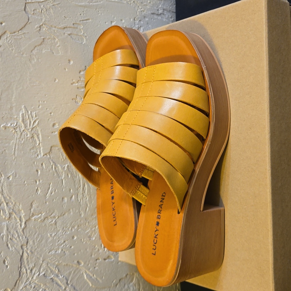 Lucky Brand Mustard Yellow Leather Slide Sandals